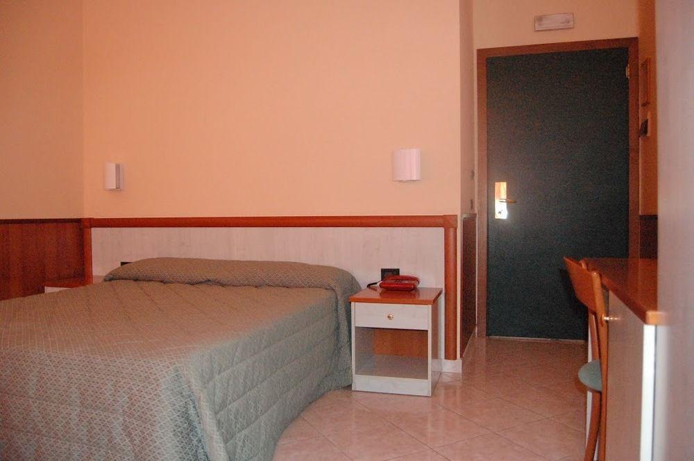Hotel Laurence Rom Exteriör bild