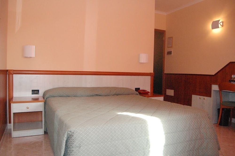 Hotel Laurence Rom Exteriör bild